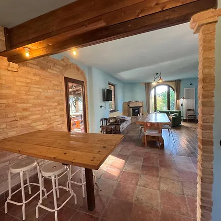 Casa Leprice 3* 산텔피디오 아 마레